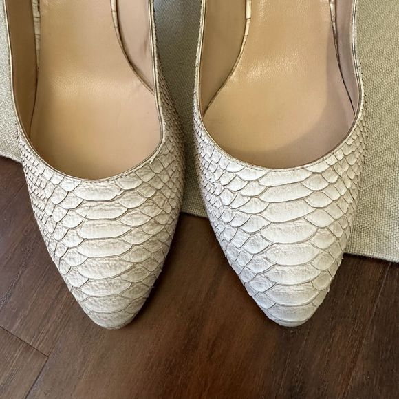 M. GEMI Lustro Snakeskin Pointed Toe Pump Heels Cream Leather - Picture 5 of 14